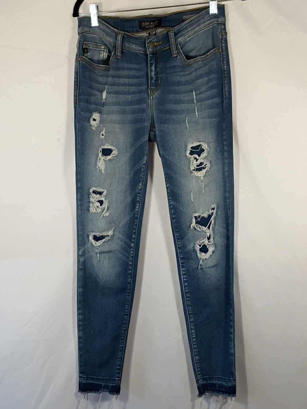 EUC Judy Blue Skinny Distressed Jeans Raw Anke Hem Women's Size 7/28 Denim
